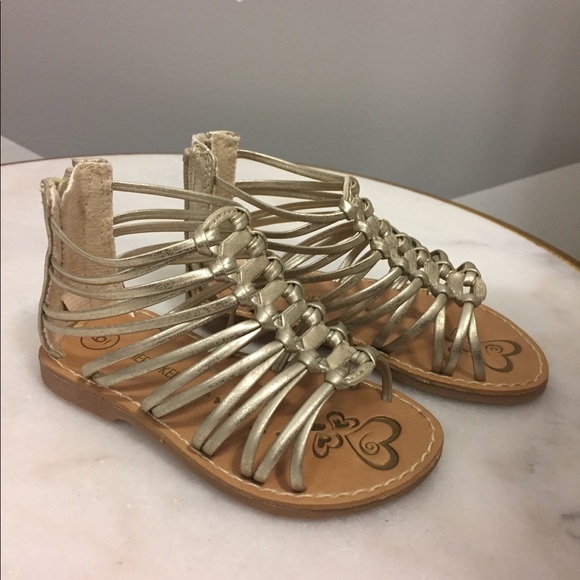 gladiator sandals size 6